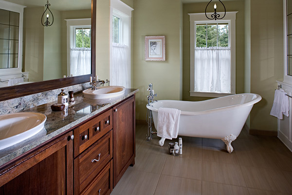 Modern old fashioned bathroom